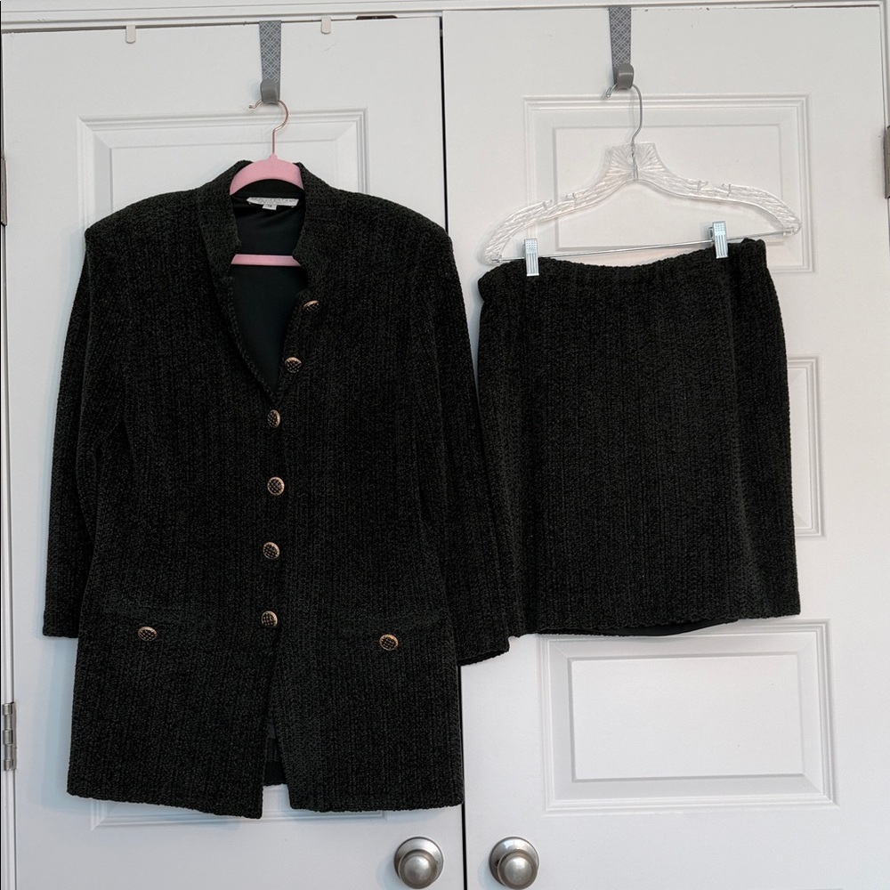 St. John Collection Dark Green Sparkle  Suit - Picture 10 of 10